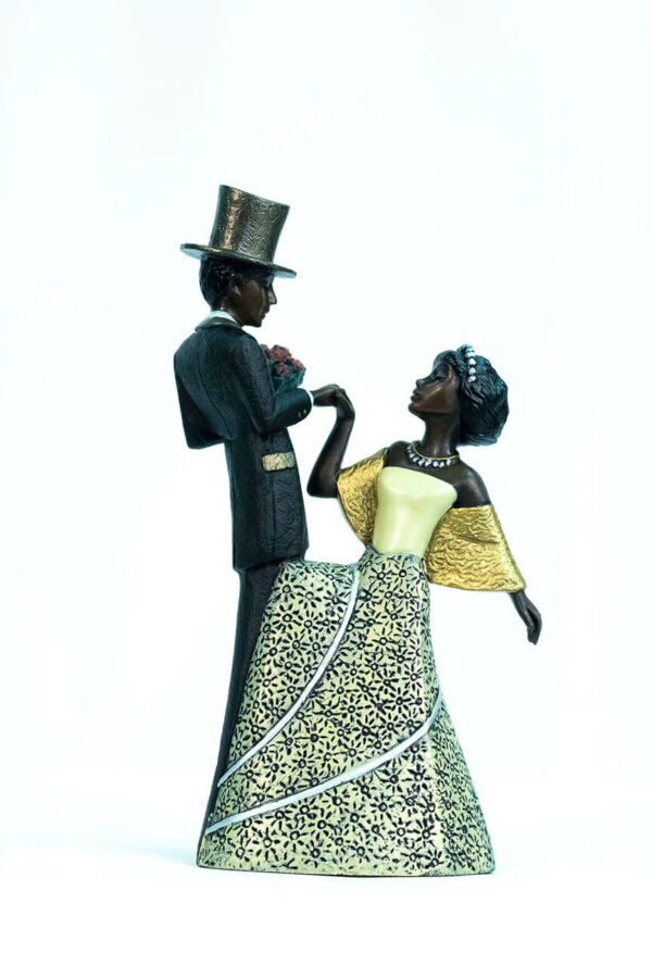 wedding couple figurine, groom with flowers, bride curtsy, front